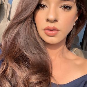 Meet your Posher, Yanet
